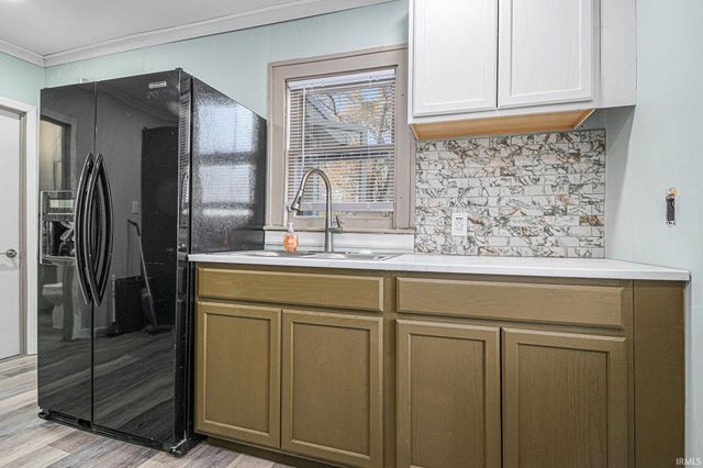 1413 W Indiana Avenue, South Bend, IN 46613