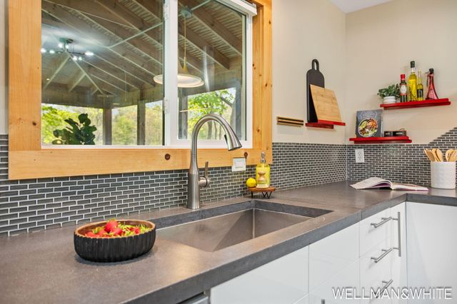 1005 Elizabeth Street, Saugatuck City, MI 49453