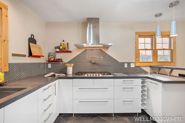 1005 Elizabeth Street, Saugatuck City, MI 49453
