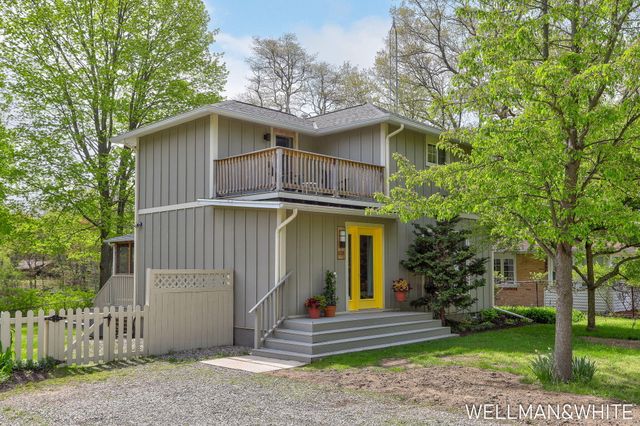 1005 Elizabeth Street, Saugatuck City, MI 49453