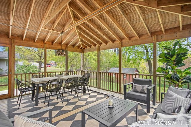 1005 Elizabeth Street, Saugatuck City, MI 49453
