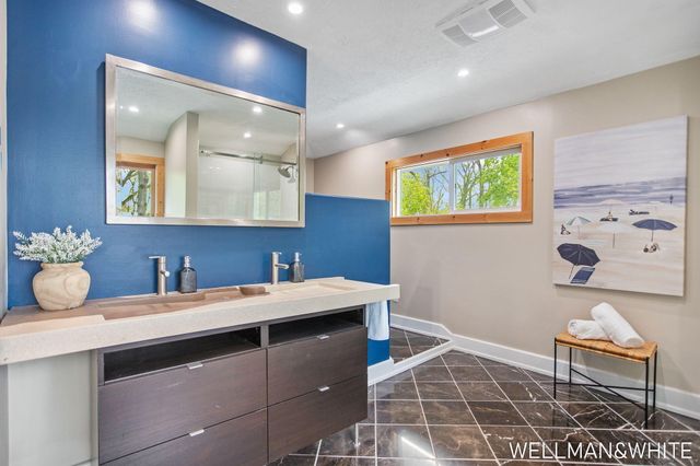 1005 Elizabeth Street, Saugatuck City, MI 49453
