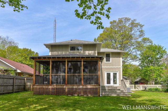 1005 Elizabeth Street, Saugatuck City, MI 49453