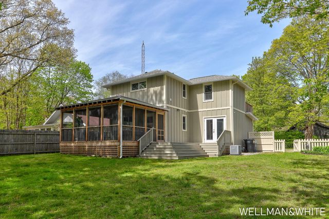 1005 Elizabeth Street, Saugatuck City, MI 49453