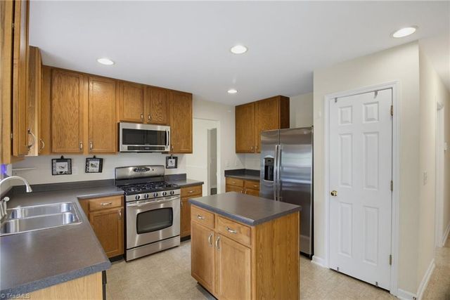 1930 Morgan Trace Drive, Winston-salem, NC 27127