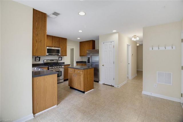 1930 Morgan Trace Drive, Winston-salem, NC 27127