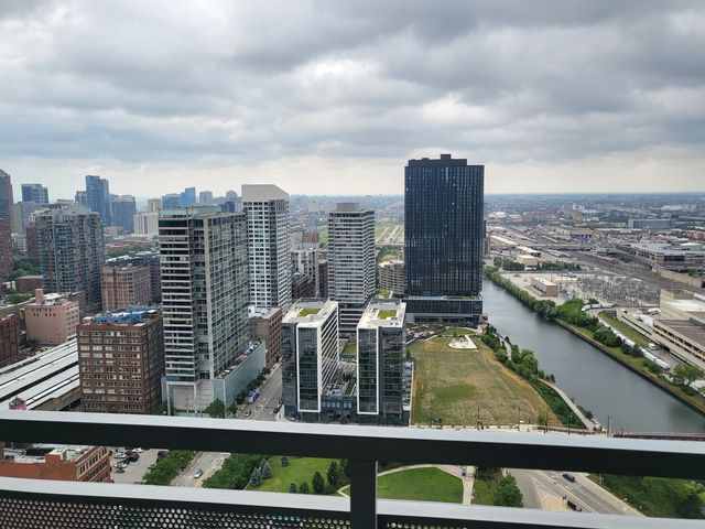 235 W Van Buren Street 2908, Chicago, IL 60607