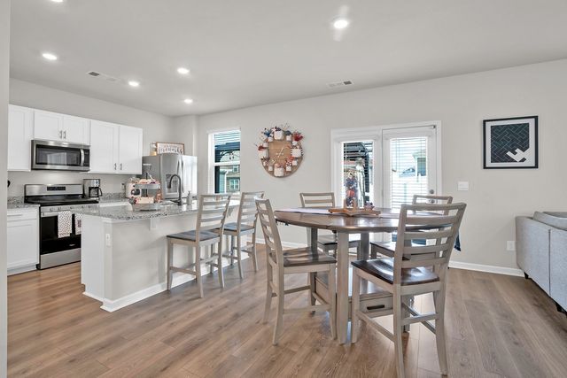 708 Pintail Pt, Lebanon, TN 37090