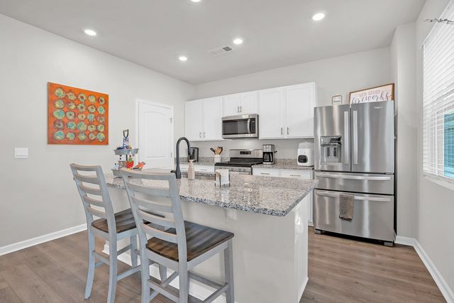 708 Pintail Pt, Lebanon, TN 37090