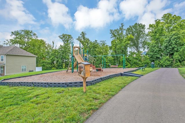 708 Pintail Pt, Lebanon, TN 37090