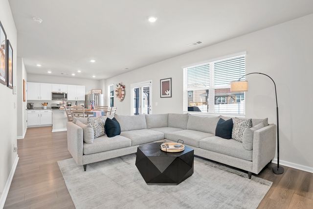 708 Pintail Pt, Lebanon, TN 37090