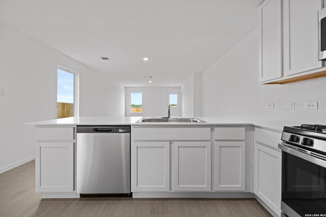 12711 Kathleen St, St Hedwig, TX 78152