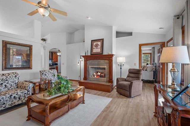 2190 DALY DRIVE, Green Bay, WI 54311