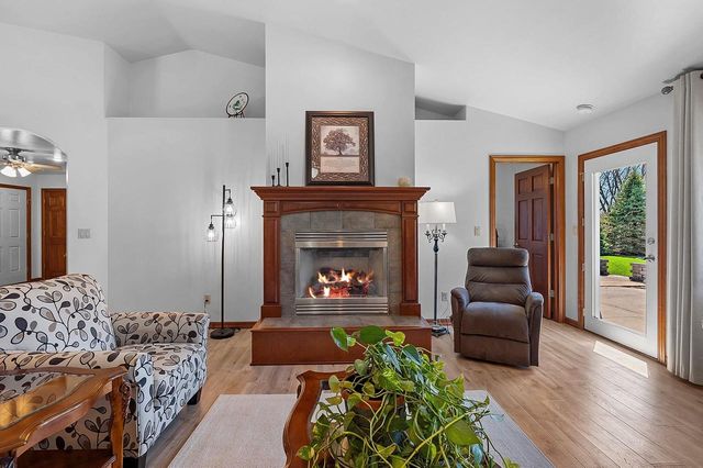 2190 DALY DRIVE, Green Bay, WI 54311
