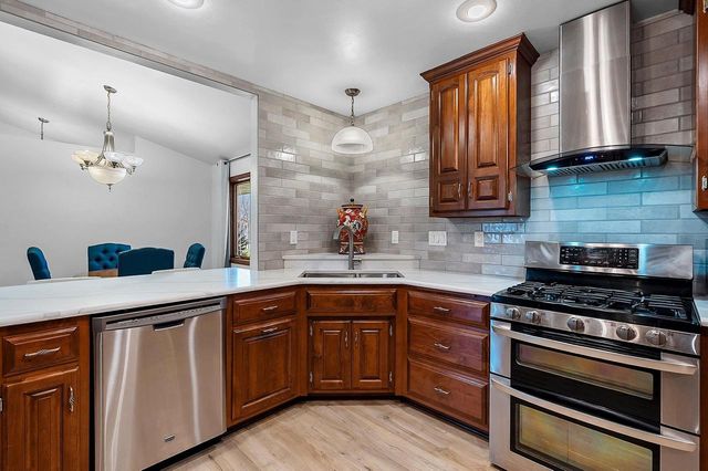 2190 DALY DRIVE, Green Bay, WI 54311