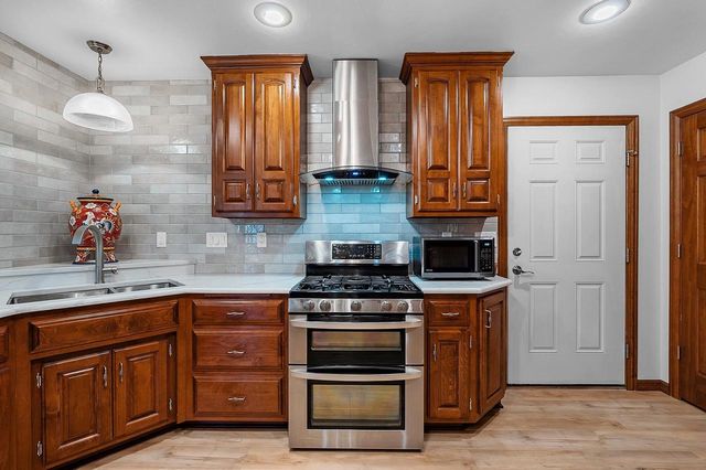 2190 DALY DRIVE, Green Bay, WI 54311