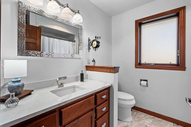 2190 DALY DRIVE, Green Bay, WI 54311
