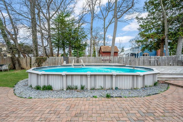 317 Centre Avenue, Lindenhurst, NY 11757