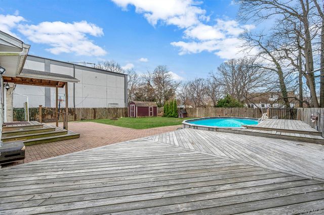 317 Centre Avenue, Lindenhurst, NY 11757