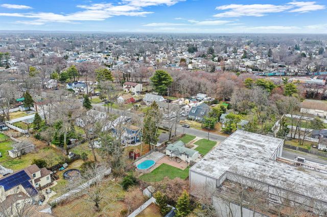 317 Centre Avenue, Lindenhurst, NY 11757