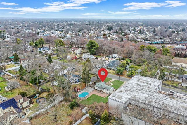 317 Centre Avenue, Lindenhurst, NY 11757