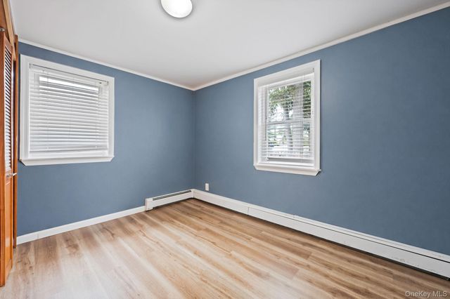 317 Centre Avenue, Lindenhurst, NY 11757
