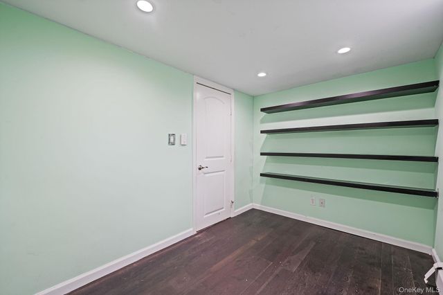 317 Centre Avenue, Lindenhurst, NY 11757