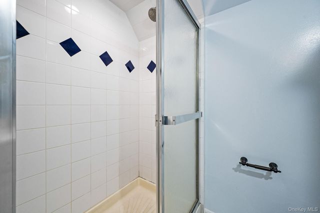 317 Centre Avenue, Lindenhurst, NY 11757