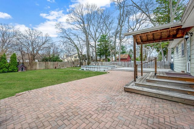 317 Centre Avenue, Lindenhurst, NY 11757