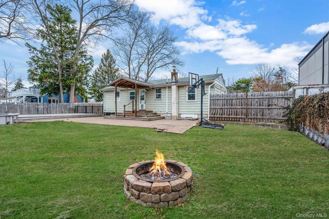 317 Centre Avenue, Lindenhurst, NY 11757