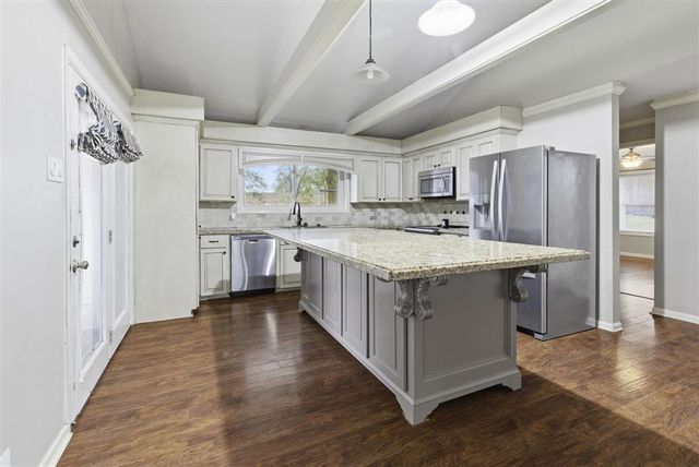 922 Beau Avenue, Lake Charles, LA 70611