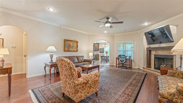 6010 S 37th Street, Rogers, AR 72758