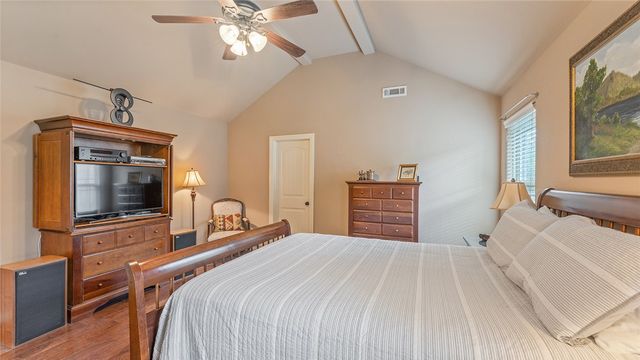 6010 S 37th Street, Rogers, AR 72758