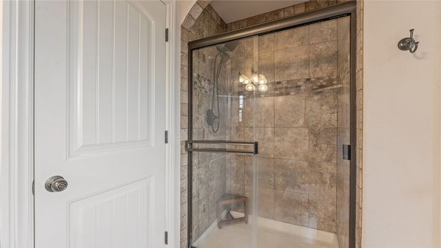 6010 S 37th Street, Rogers, AR 72758