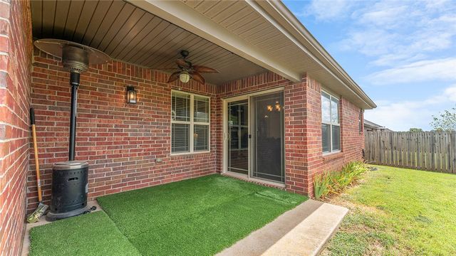 6010 S 37th Street, Rogers, AR 72758