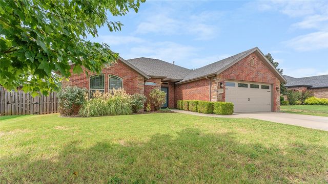 6010 S 37th Street, Rogers, AR 72758