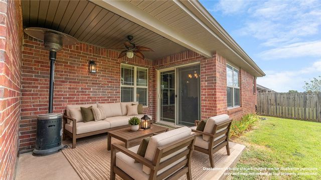 6010 S 37th Street, Rogers, AR 72758