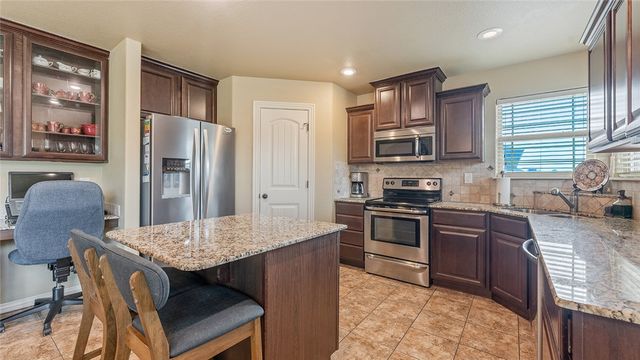 6010 S 37th Street, Rogers, AR 72758