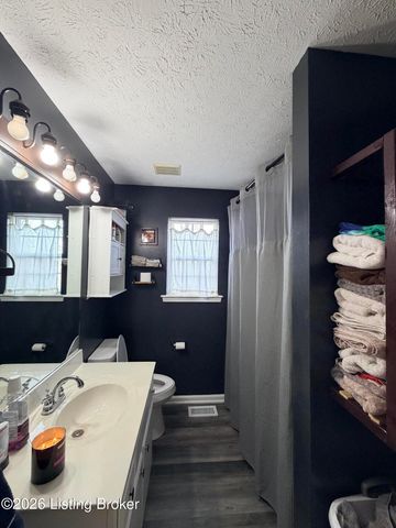 165 Woodfield Cir, Shelbyville, KY 40065