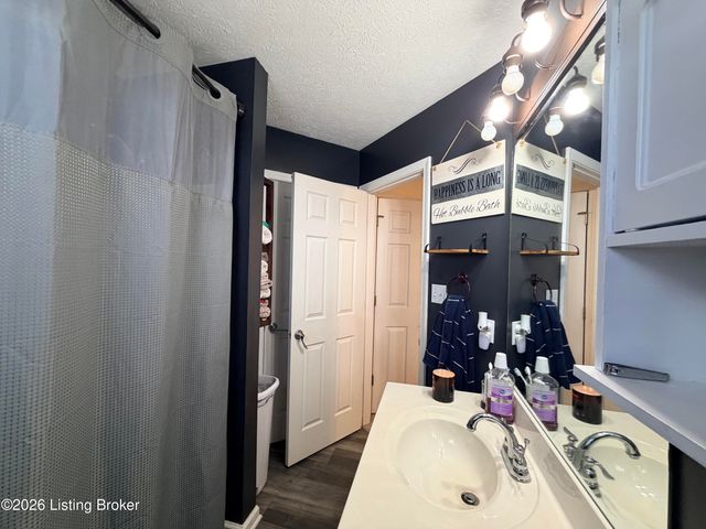 165 Woodfield Cir, Shelbyville, KY 40065