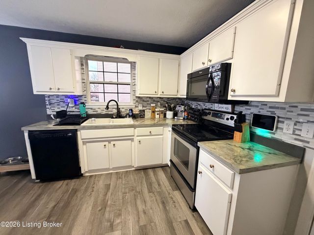 165 Woodfield Cir, Shelbyville, KY 40065