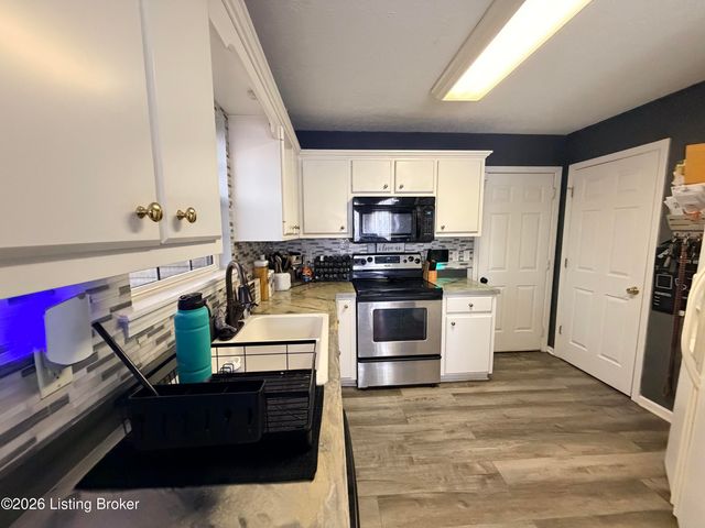 165 Woodfield Cir, Shelbyville, KY 40065