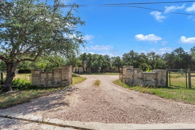 1120 Meadow Ridge DR, Dripping Springs, TX 78620