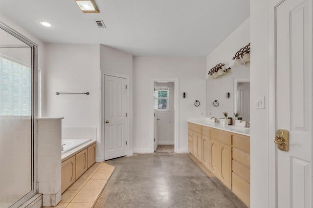 1120 Meadow Ridge DR, Dripping Springs, TX 78620