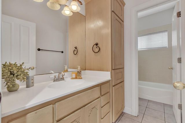1120 Meadow Ridge DR, Dripping Springs, TX 78620