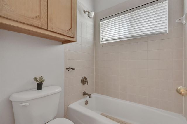 1120 Meadow Ridge DR, Dripping Springs, TX 78620