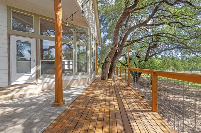 1120 Meadow Ridge DR, Dripping Springs, TX 78620