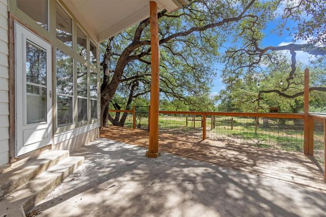 1120 Meadow Ridge DR, Dripping Springs, TX 78620