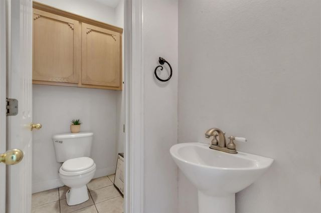 1120 Meadow Ridge DR, Dripping Springs, TX 78620