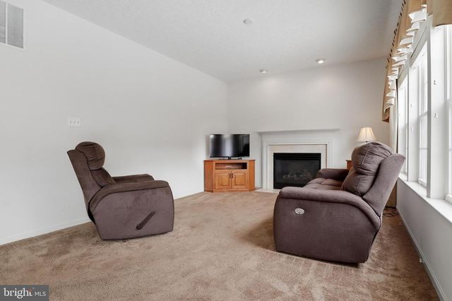 233 SUNSET CIR, Red Lion, PA 17356